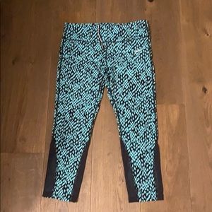 Crop Blue and black speckled Nike leggings size L